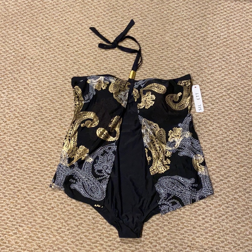 SILOETT (24W)Swimsuit Black Gold Paisley Halter Hardware Accent NWT Slimming